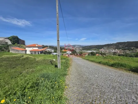 Lote de terreno com 960m2 em São Mamede de Negrelos, Santo Tirso