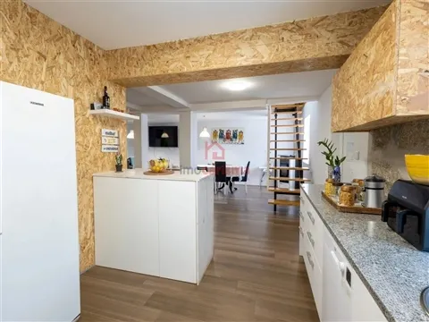 Moradia T5 em Lordelo, Guimarães