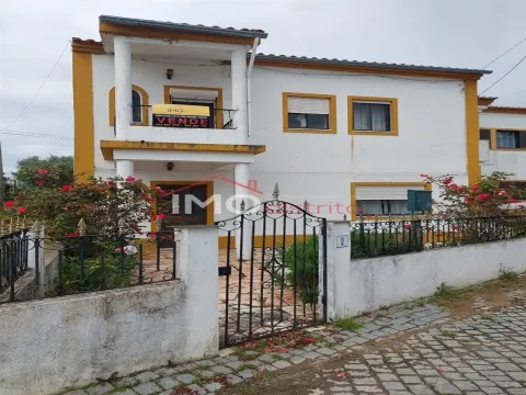 Twee onder één kap 5 kamerwoning