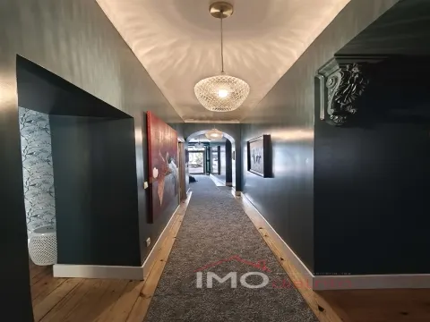 Manoir >=10 Chambre(s)