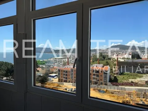 Apartamento T4 com Vista Rio - Bairro Santos Nicolau - Setúbal