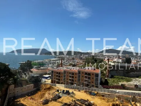 Apartamento T4 com Vista Rio - Bairro Santos Nicolau - Setúbal