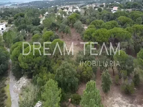 Terreno Urbano para Construção – Palhais-Coina | Viabilidade para 27 Fogos