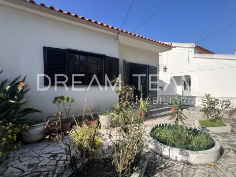 Moradia T4 em Oleiros - Azeitão