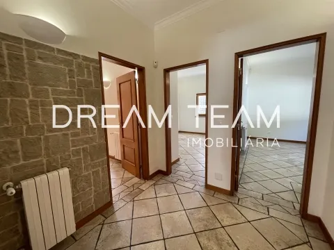 Moradia T3 + 2 com Piscina em Sesimbra