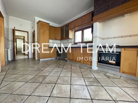 Moradia T3 + 2 com Piscina em Sesimbra