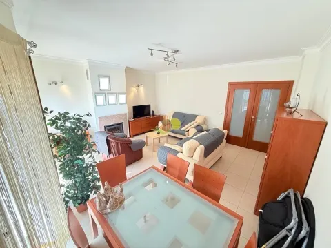 3 bedroom apartment with terrace - Tavarede!