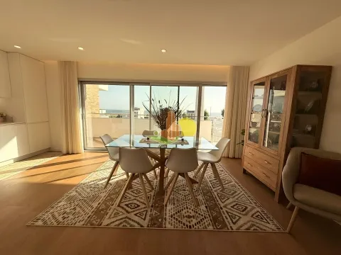 &#20004;&#23621;&#23460;&#20844;&#23507;&#65292;&#20301;&#20110;Foz Village&#65281;&#24102;&#23478;&#20855;&#21644;&#35774;&#22791;&#65281;