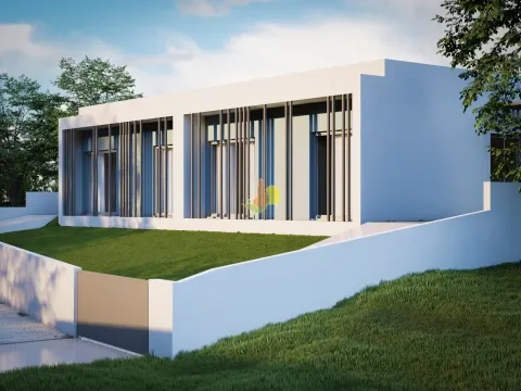 M4 Detached - Single storey with swimming pool