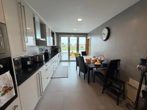 Twee onder één kap 4 kamerwoning