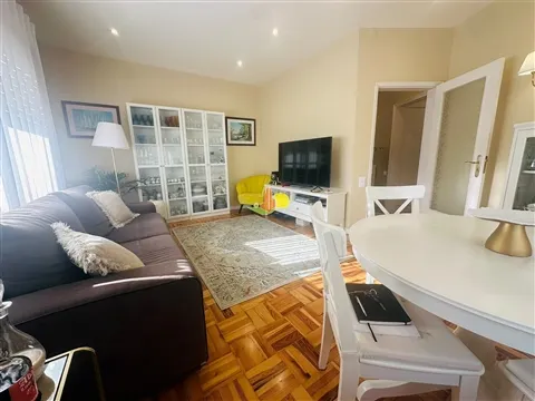 Piso de 3 dormitorios con garaje - ¡En el centro de la ciudad!
