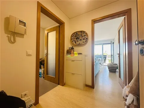 ¡Piso de 2 dormitorios con terraza! ¡Vistas al mar!