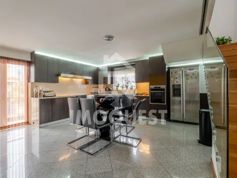 Moradia Geminada V4 em Real, Braga