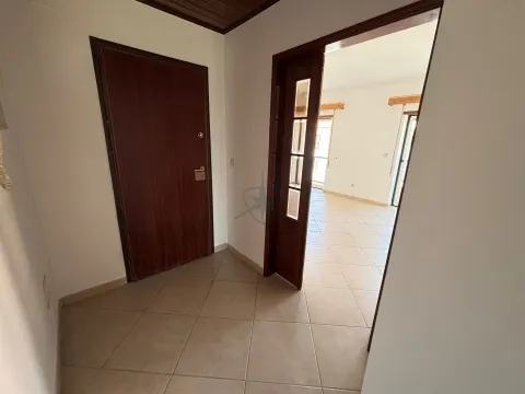 T3, Atalaia-Montijo, 2º andar sem elevador.