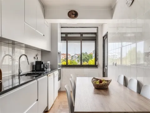 Apartamento Remodelado T3 c/arrecadação - Saldanha, Montijo