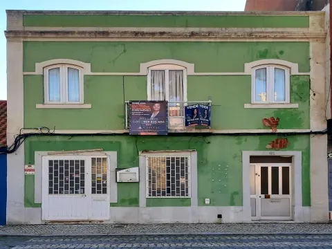 Prédio Misto para Investimento na Avenida dos Pescadores - Montijo