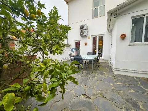 Moradia com Jardim – Foz do Douro