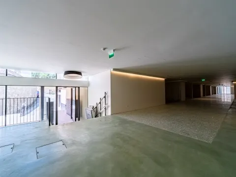 2-bedr. apartment for rent in historic Gaia, with pool, spa and panoramic views