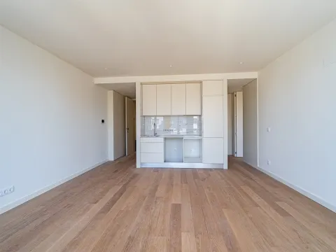 Apartamento T1 com varanda no centro do Porto