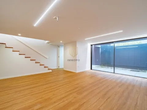 Moradia luxo T4 Canidelo