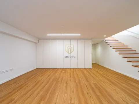 Moradia luxo T4 Canidelo