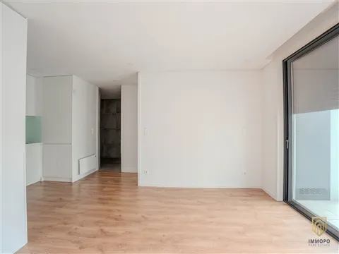 Appartement T1 Moderne à Louer à Porto | Balcon et Parking | Proche Hôpital São João
