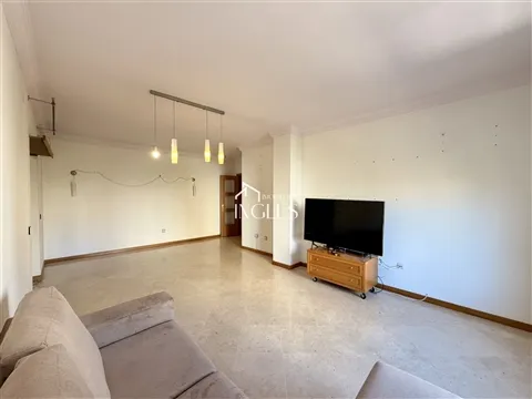 Apartamento T3 Lugar Garagem - Santarém