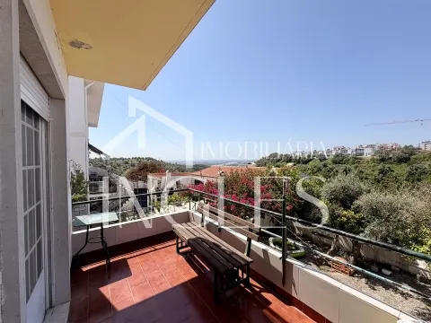 House T4