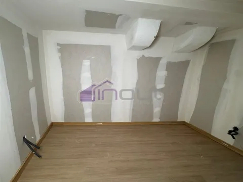 Moradia T3 Restaurada com Terraço em Escalos de Cima e Lousa