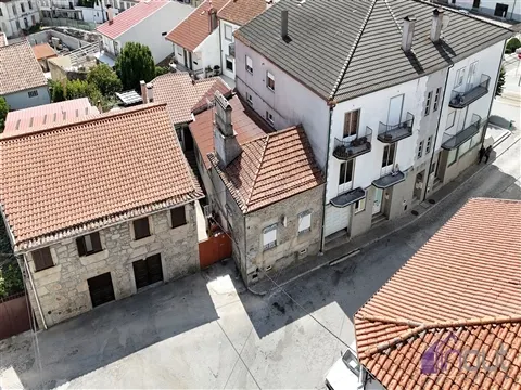 Moradia Geminada T4