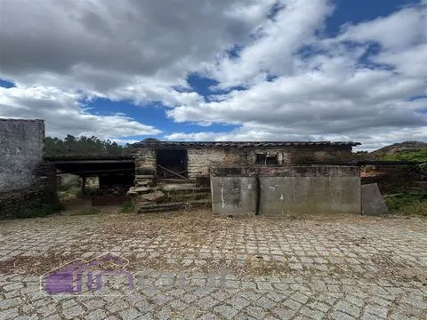 Moradia para Restaurar T5
