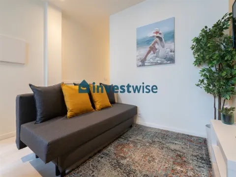 Rehabilitated Building With 4 Units And AL Licence