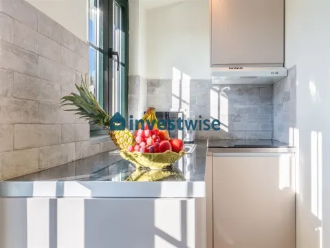 Rehabilitated Building With 4 Units And AL Licence