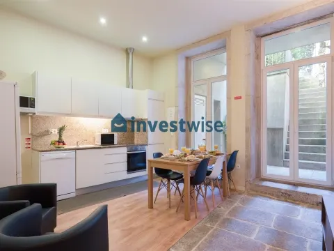 Heritage Building Near Campo 24 De Agosto With Airbnb Licence