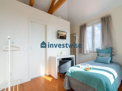 Heritage Building Near Campo 24 De Agosto With Airbnb Licence