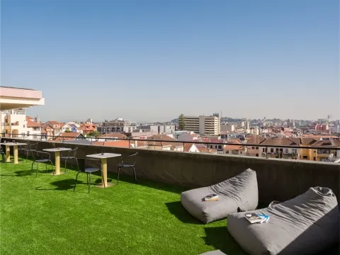 Escritório C/ Terraço em Localização Prime da Baixa Portuense - Rua de Sá da Bandeira