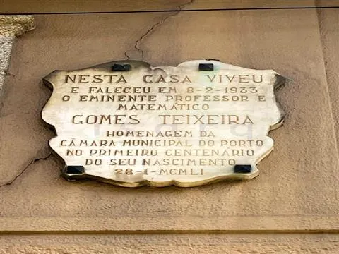 Charismatic property to rehabilitate, in a prime location and with an  former approved project.