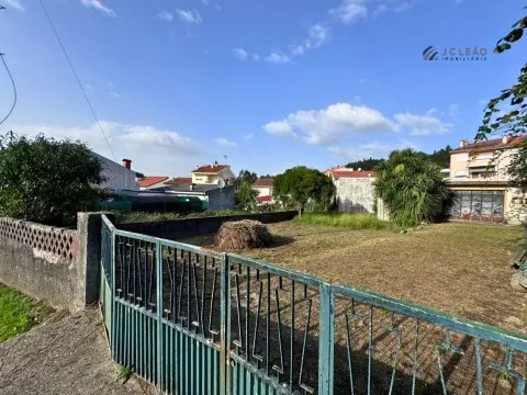 Terreno Urbano para construção Moradia de 4 frentes