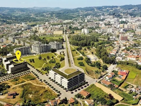 Apartamento T3 em fase de construcao no parque da cidade de Paredes