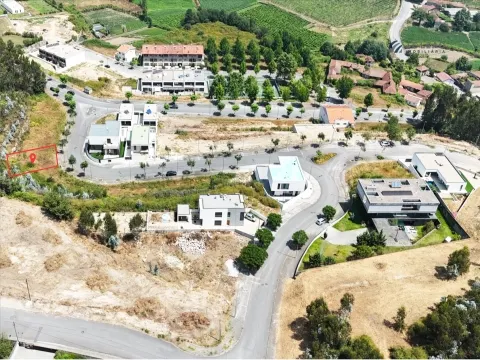 Terreno Urbano para Construção | Centro de Paredes