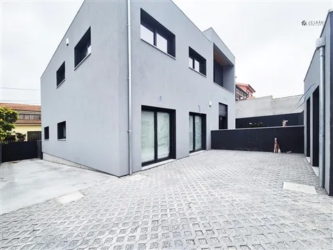 Apartment Floor Dwelling T2