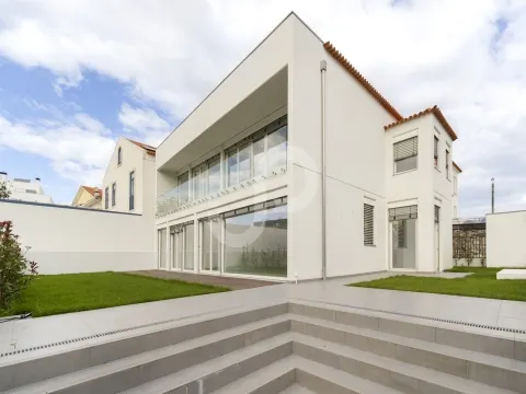 Villa 3 Chambres – Élégance Côtière à Leça da Palmeira