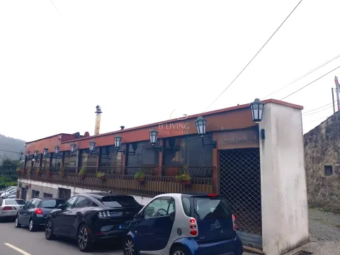 Prédio comercial à venda em Costa, Guimarães