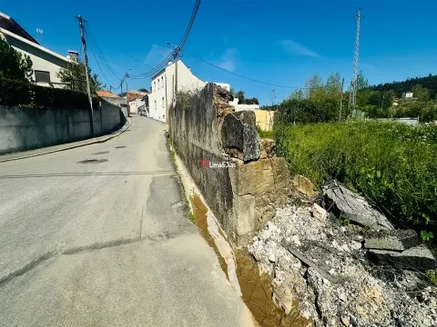 Terreno com 511 m² à Venda | Projeto Aprovado para 2 Moradias