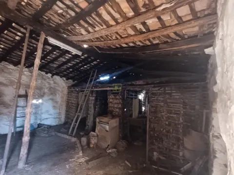 Moradia Geminada para renovar