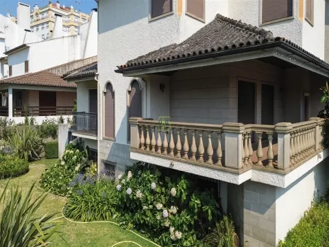 Fantástica Moradia Isolada V6, em plena Avenida das Palmeiras