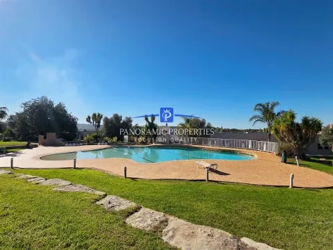  New on the market ! Elegant studio apartment with a seperate bedroom, on a prestigious resort