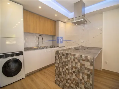 REDUCED.     Renovated 2 bedroom apartment close to the beach