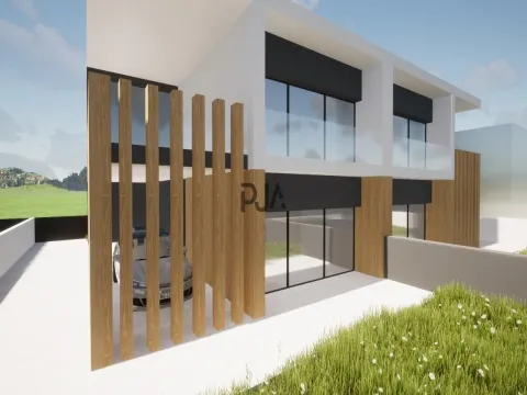 Moradia T4 Geminada em Fragosela, Viseu