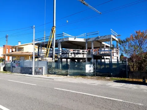 Moradia T4 Geminada em Fragosela, Viseu